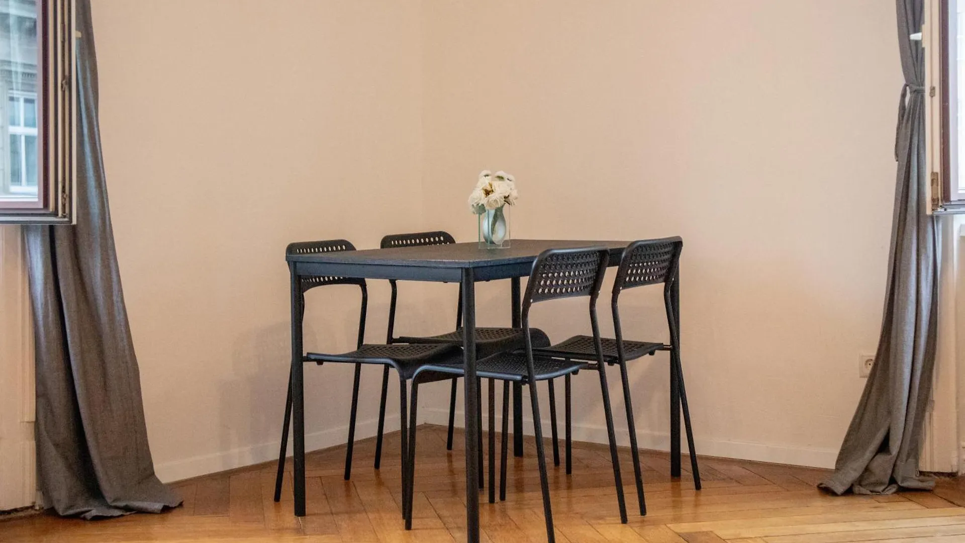 Affordable 2 Apts For 16P 4Br Great For Families Vienna 0*,  Austria