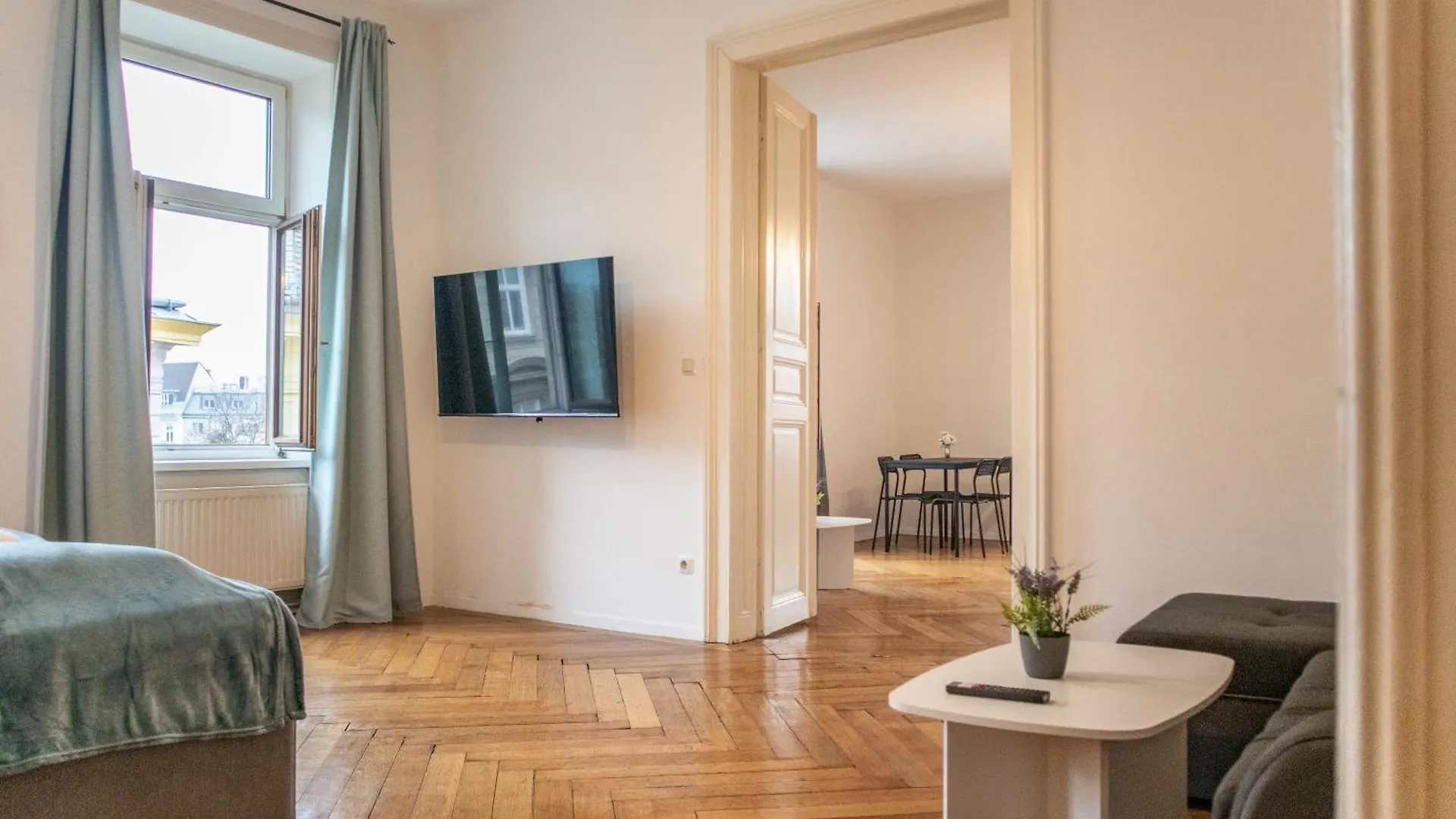 Affordable 2 Apts For 16P 4Br Great For Families Vienna 0*,  Austria