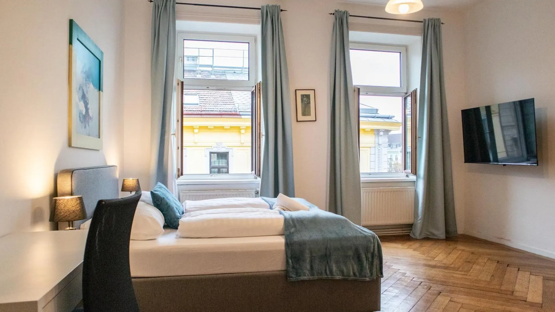 Affordable 2 Apts For 16P 4Br Great For Families Vienna