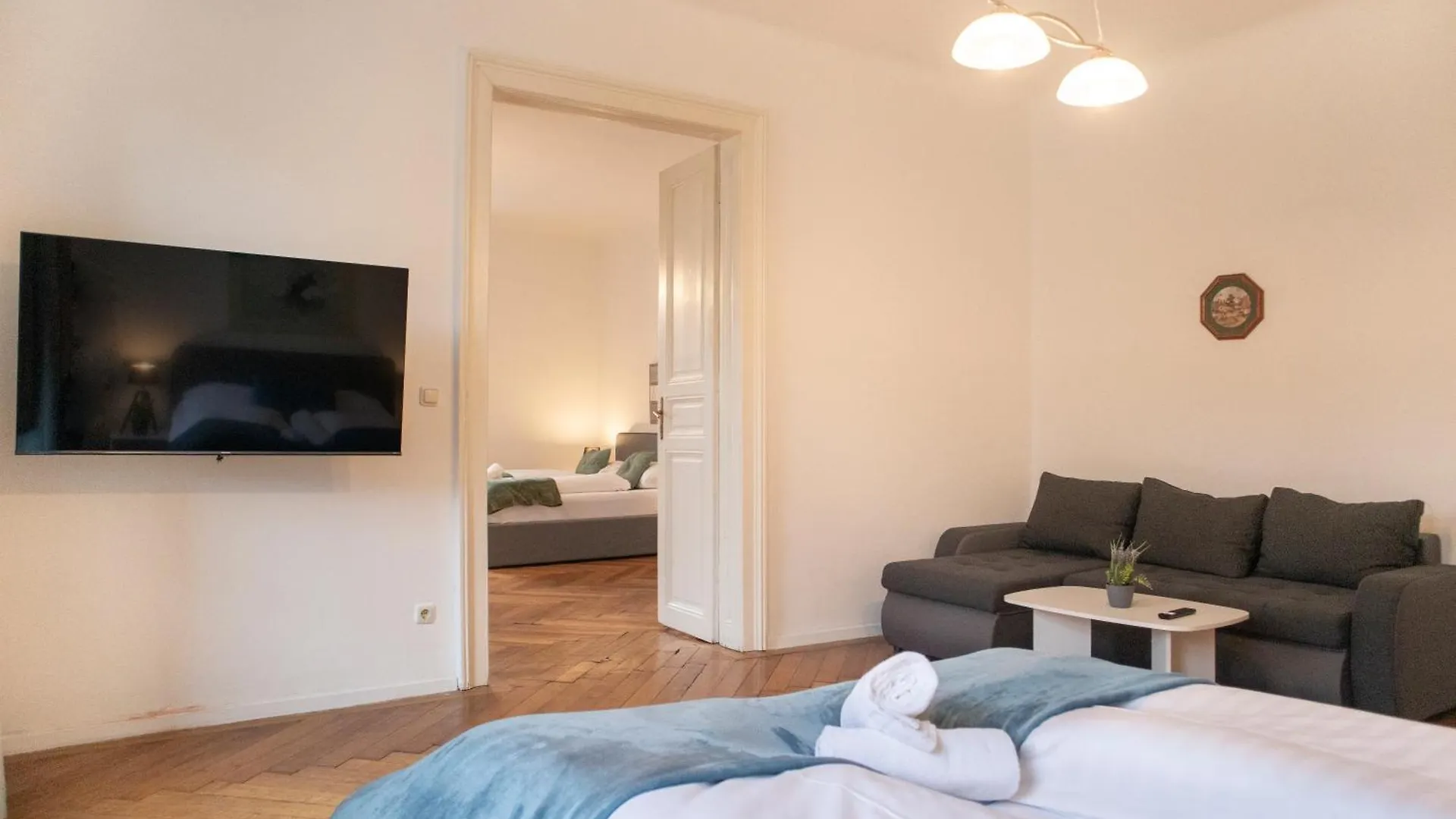 Affordable 2 Apts For 16P 4Br Great For Families Vienna Apartment