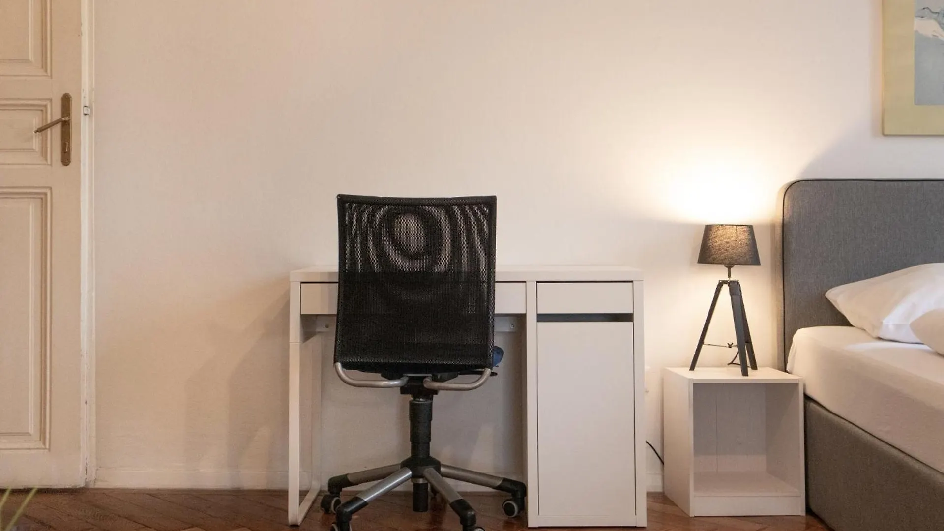 Affordable 2 Apts For 16P 4Br Great For Families Vienna