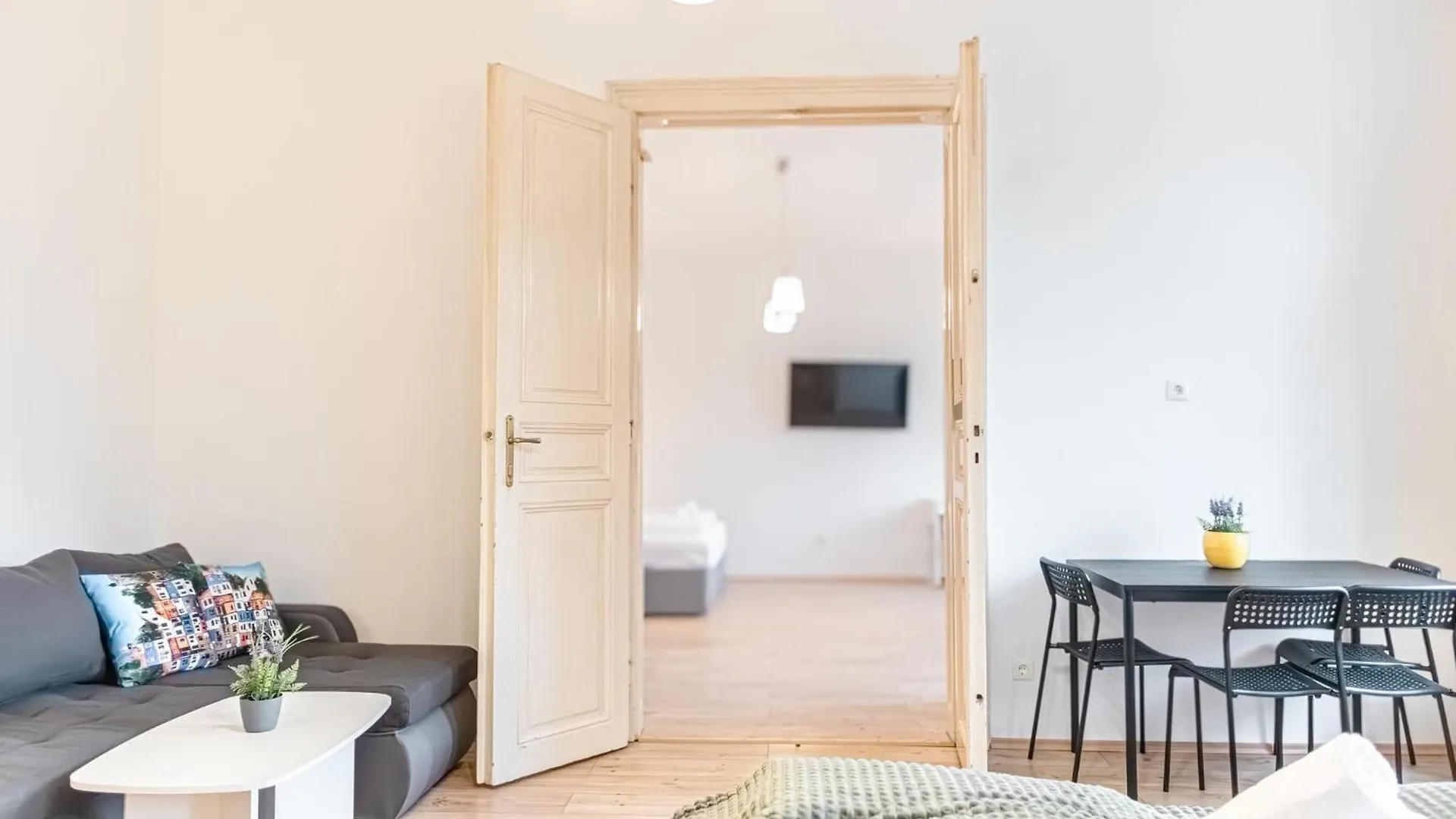 Apartment Affordable 2 Apts For 16P 4Br Great For Families Vienna Austria