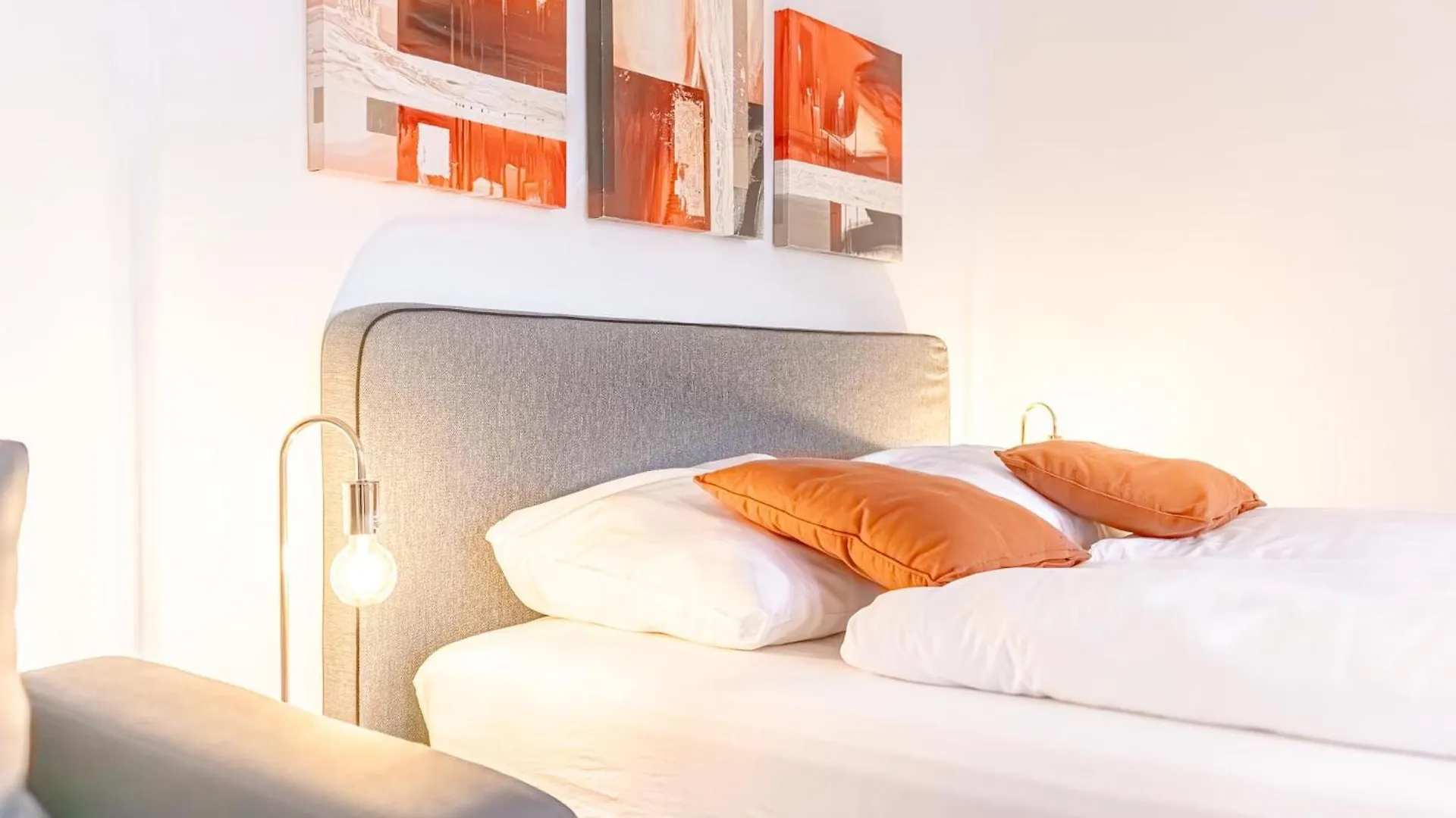 Affordable 2 Apts For 16P 4Br Great For Families Vienna