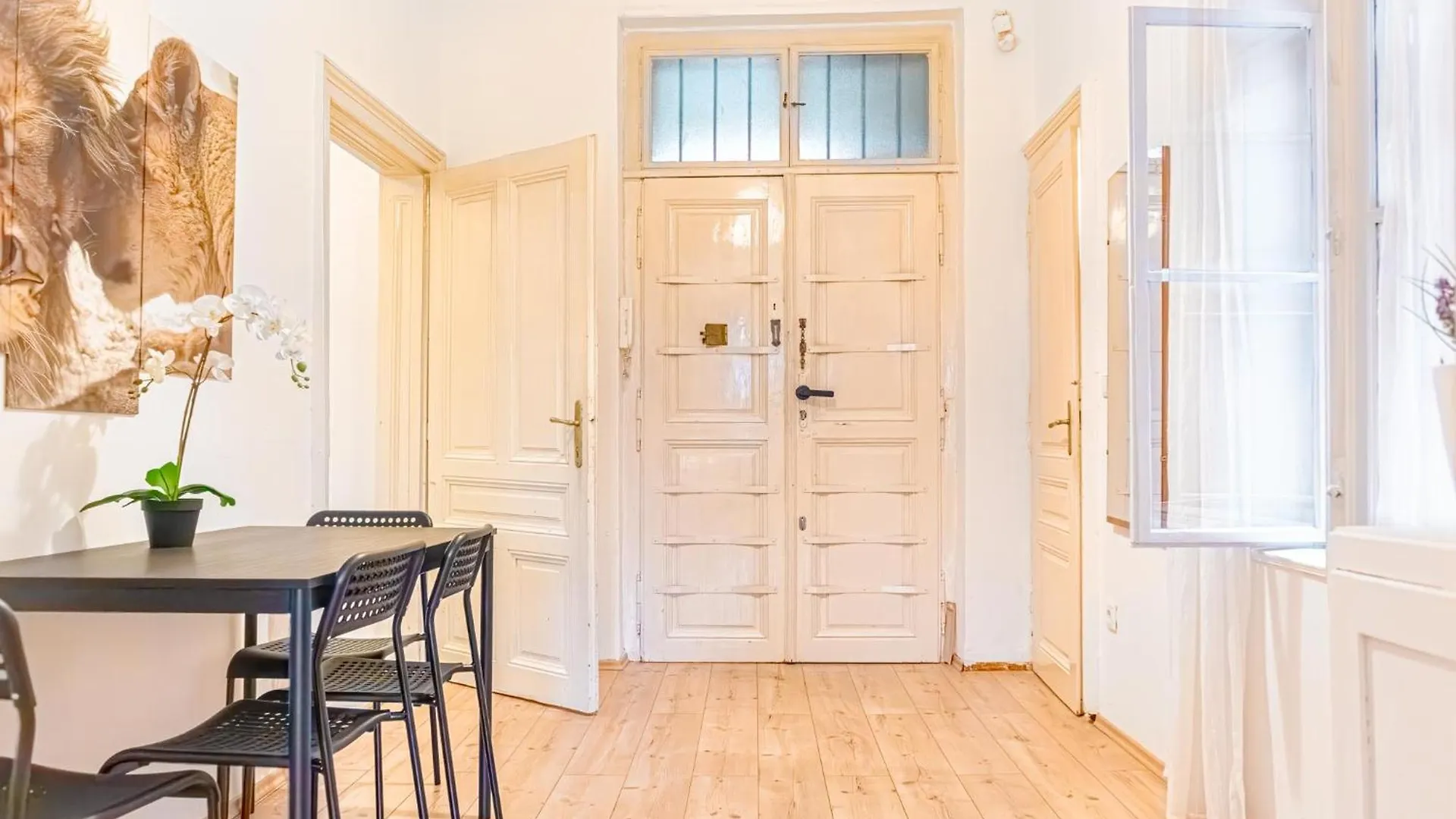 Apartment Affordable 2 Apts For 16P 4Br Great For Families Vienna