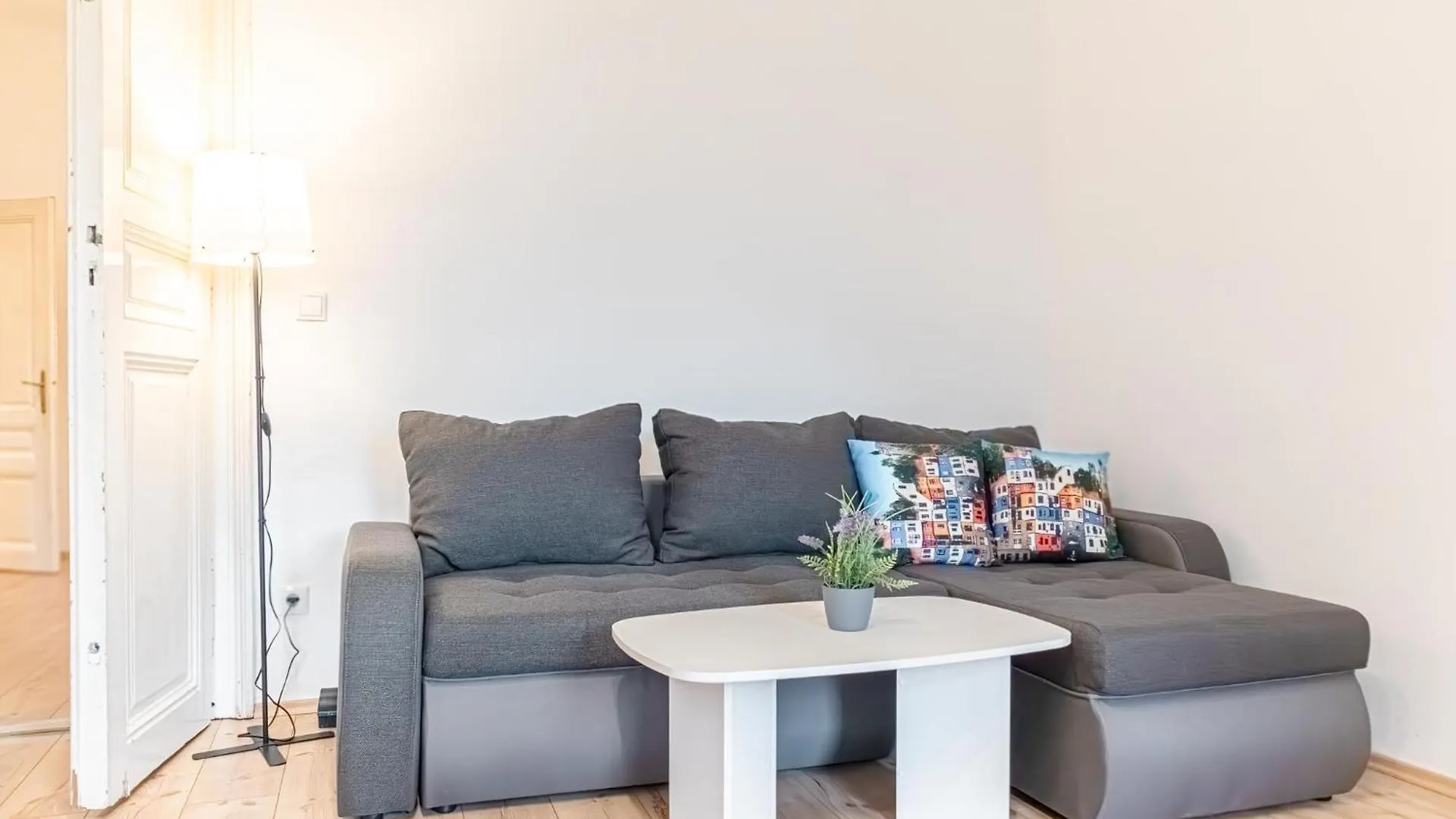 Affordable 2 Apts For 16P 4Br Great For Families Vienna 0*,