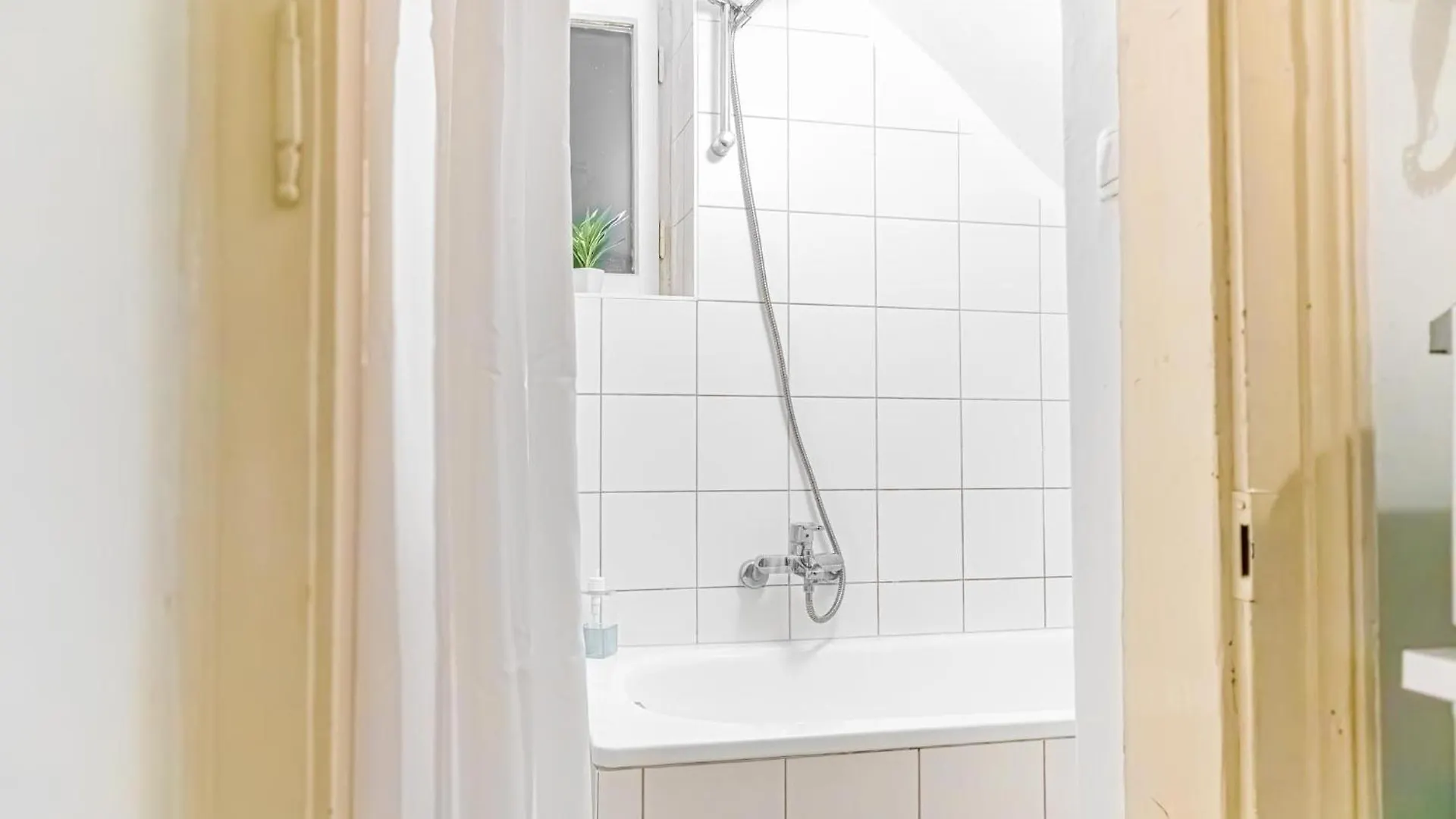 Affordable 2 Apts For 16P 4Br Great For Families Vienna 0*,