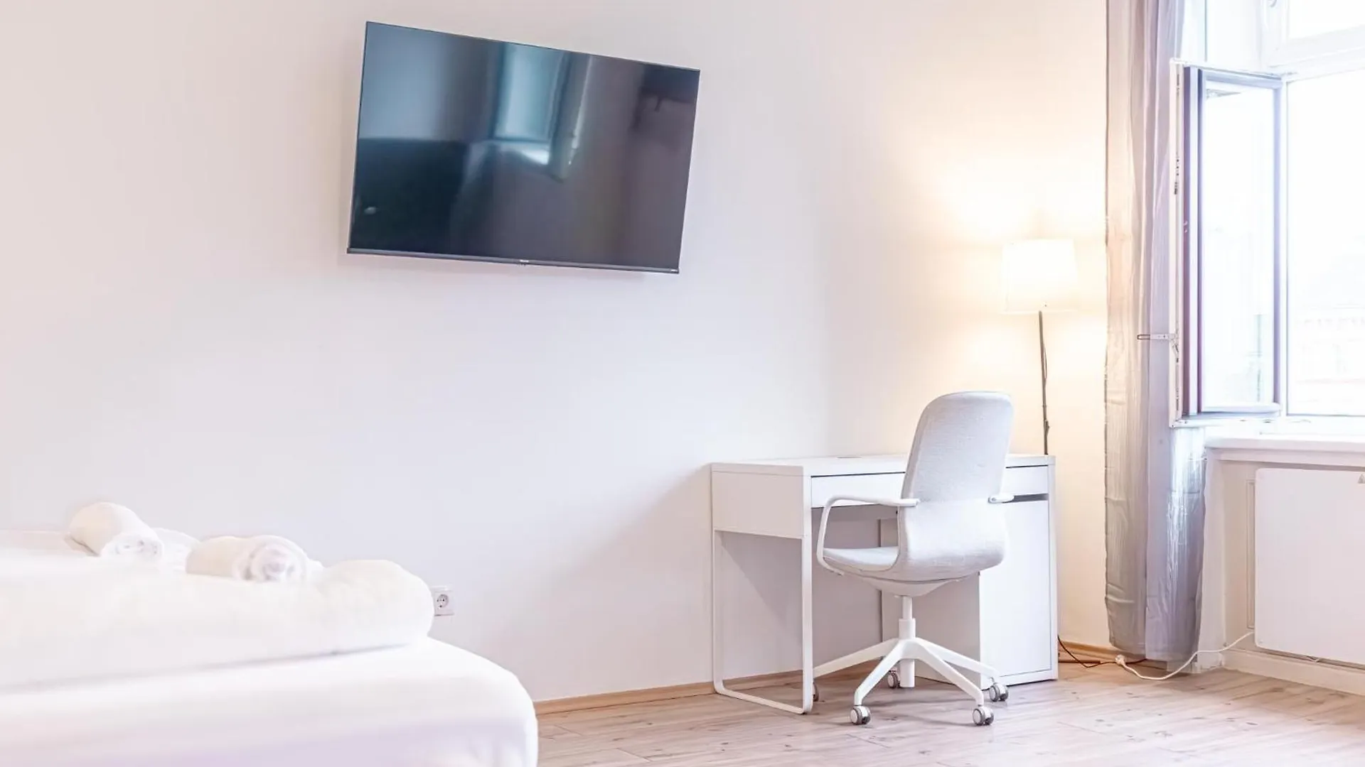 Affordable 2 Apts For 16P 4Br Great For Families Vienna