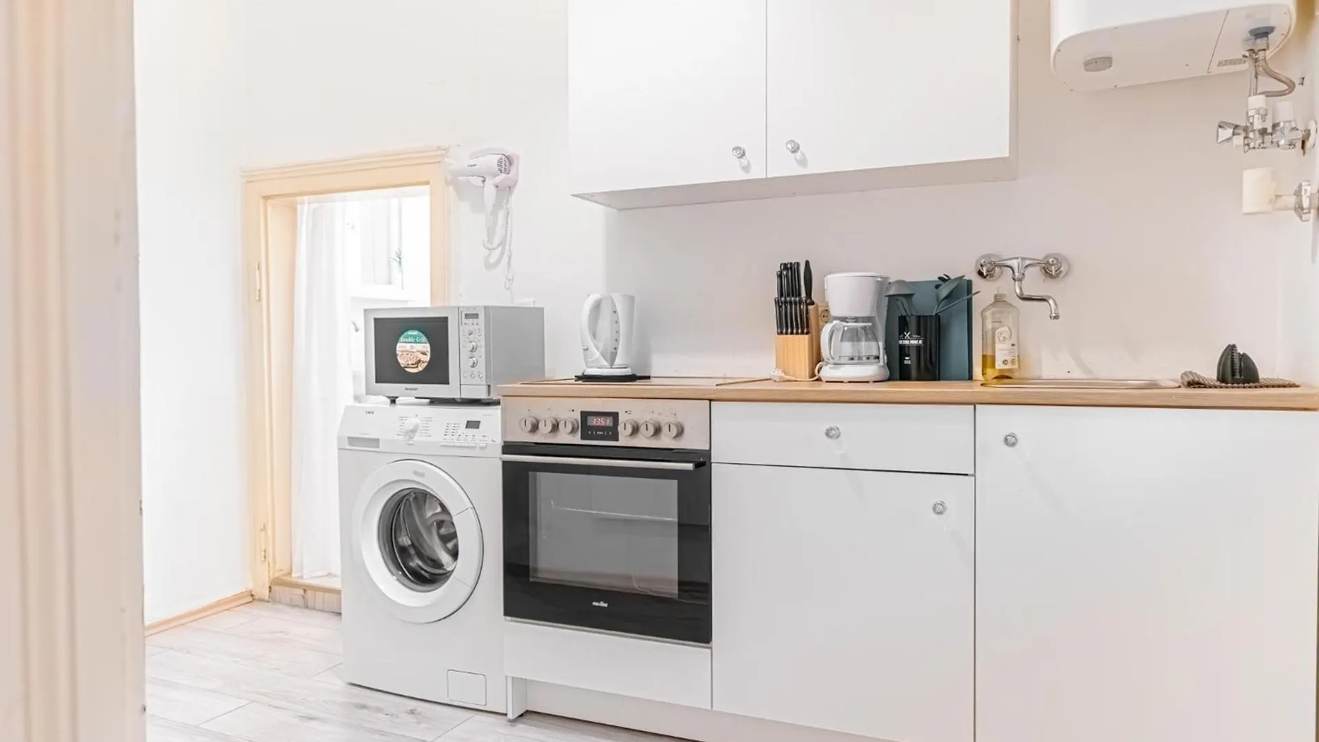 Affordable 2 Apts For 16P 4Br Great For Families Vienna 0*,