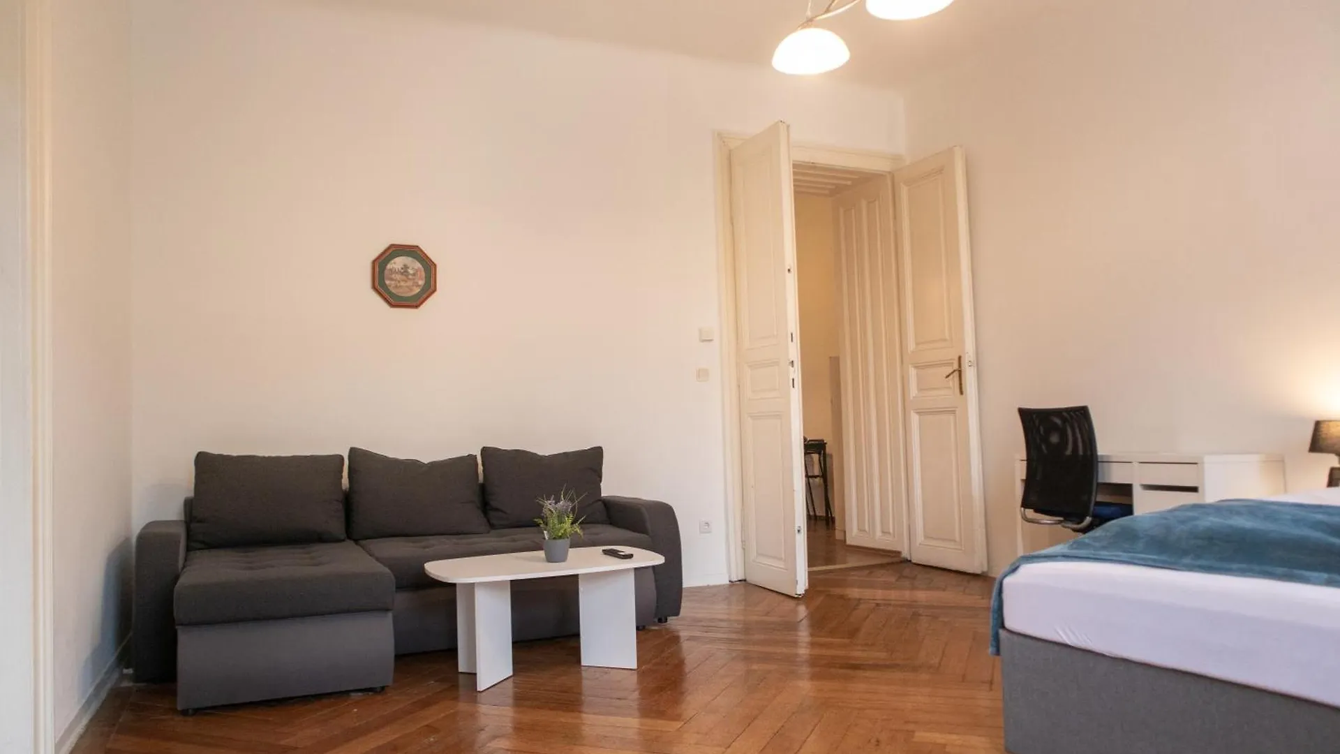Apartment Affordable 2 Apts For 16P 4Br Great For Families Vienna